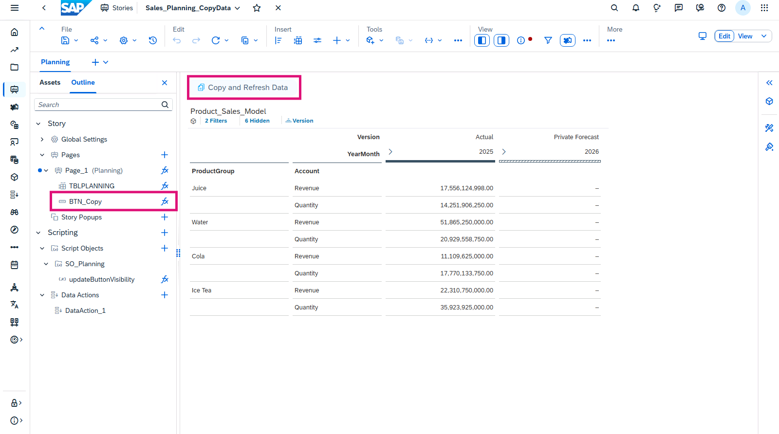SAP Analytics Cloud 故事,“大纲”面板在左侧打开,BTN_Copy 按钮微件突出显示。相应的按钮会在故事页面上突出显示。